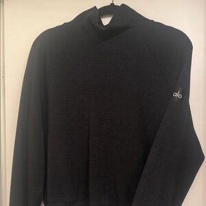 ALO Yoga women hazy mock neck pull over Sweater size MEDIUM